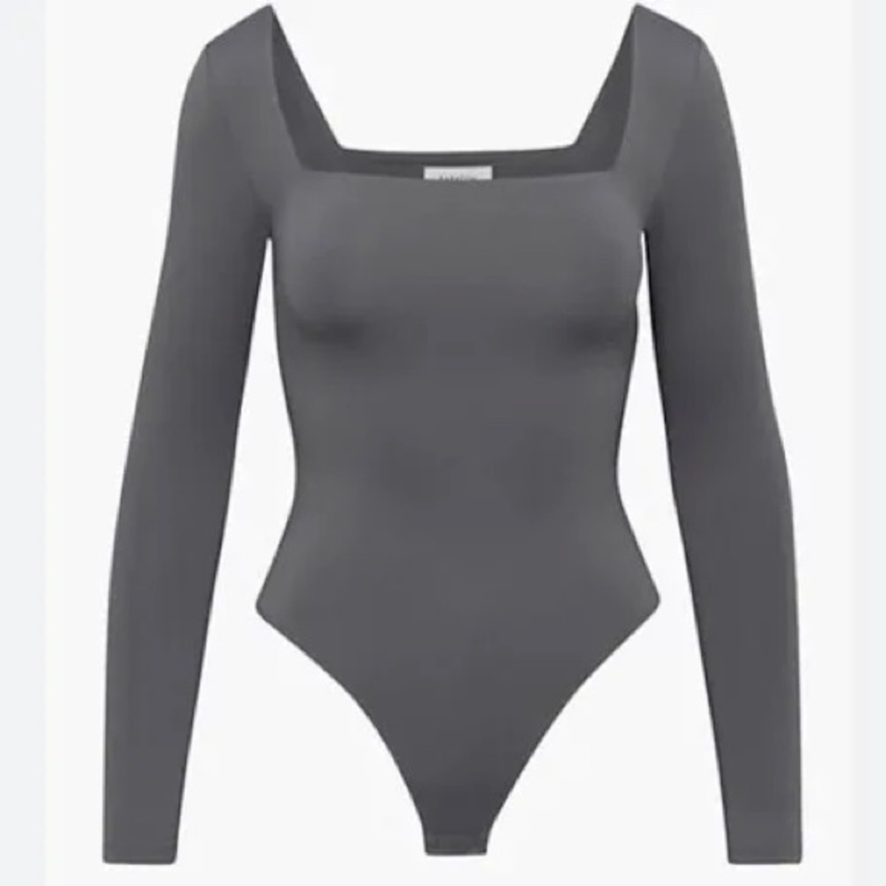 Aritzia Contour Squareneck Bodysuit